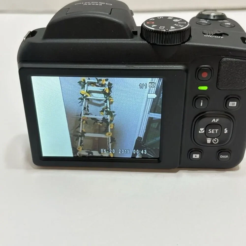 Kodak PIXPRO Az252 Point & Shoot Digital CAMERA 16mp 3